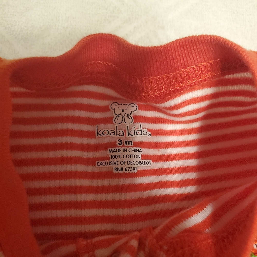 First Halloween pajamas 3 months - Picture 3 of 4